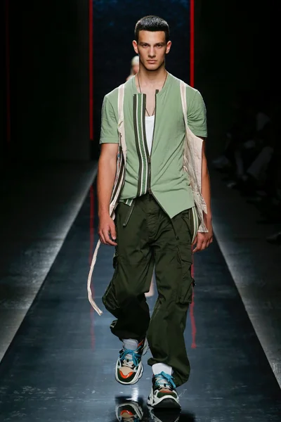 Look 44